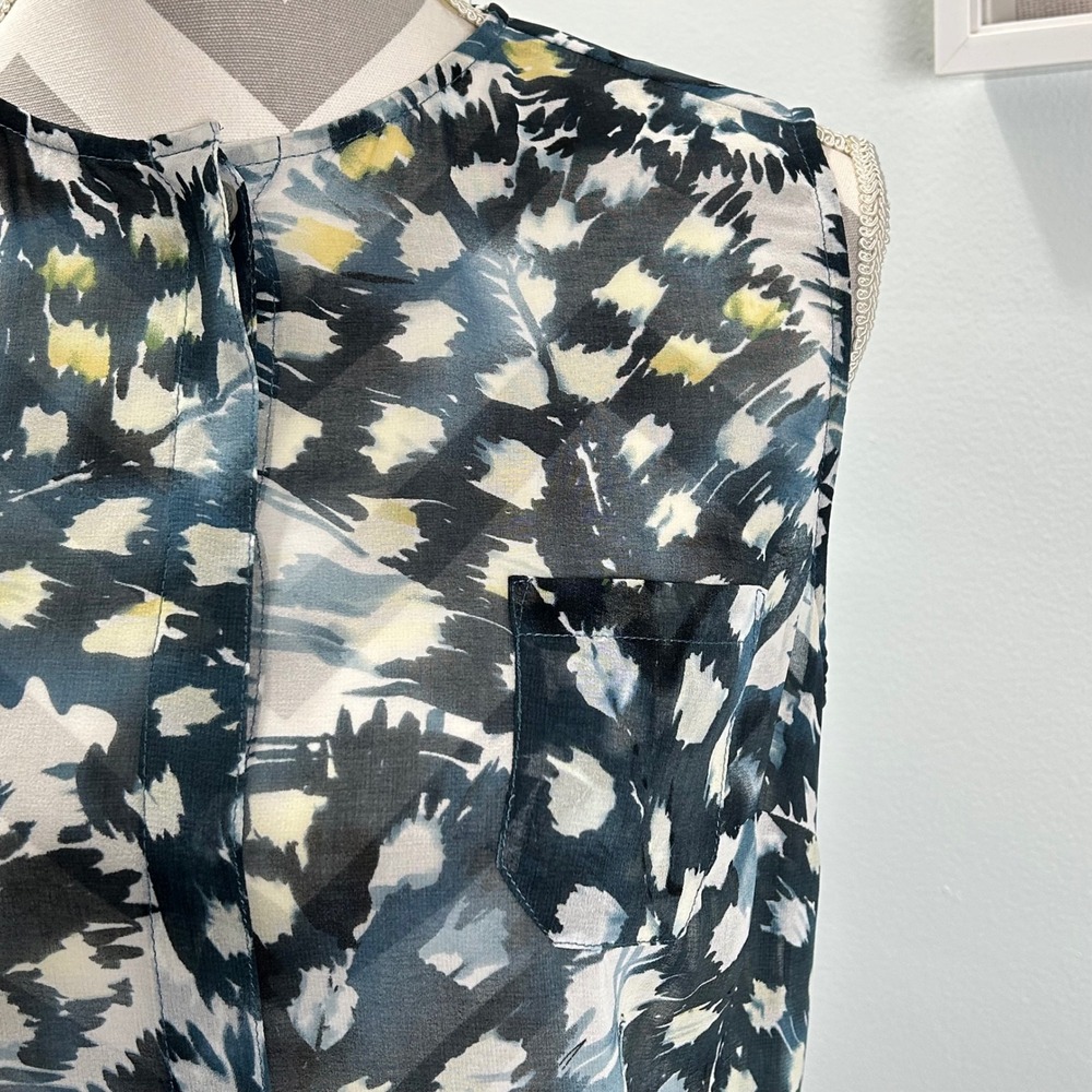 Cabi Women's Blue Abstract Print Sleeveless Tunic Blouse Top Size Small - Picture 6 of 8